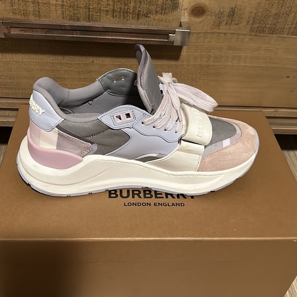Burberry Ramsey Low Top Sneaker - Picture 10 of 12